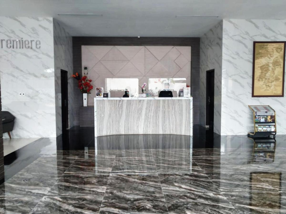 Zenith Premiere Hotel Baubau Exteriör bild